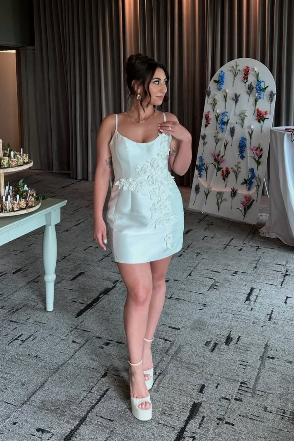 3D Flower Applique Straps Short Homecoming Dress in White