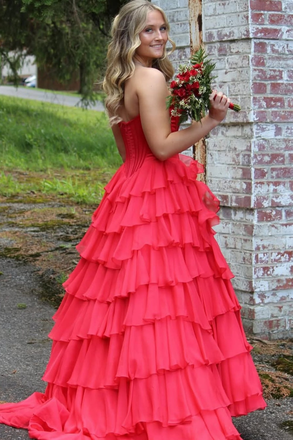 Red Sweetheart Lace Applique A-line Ruffle Prom Dress
