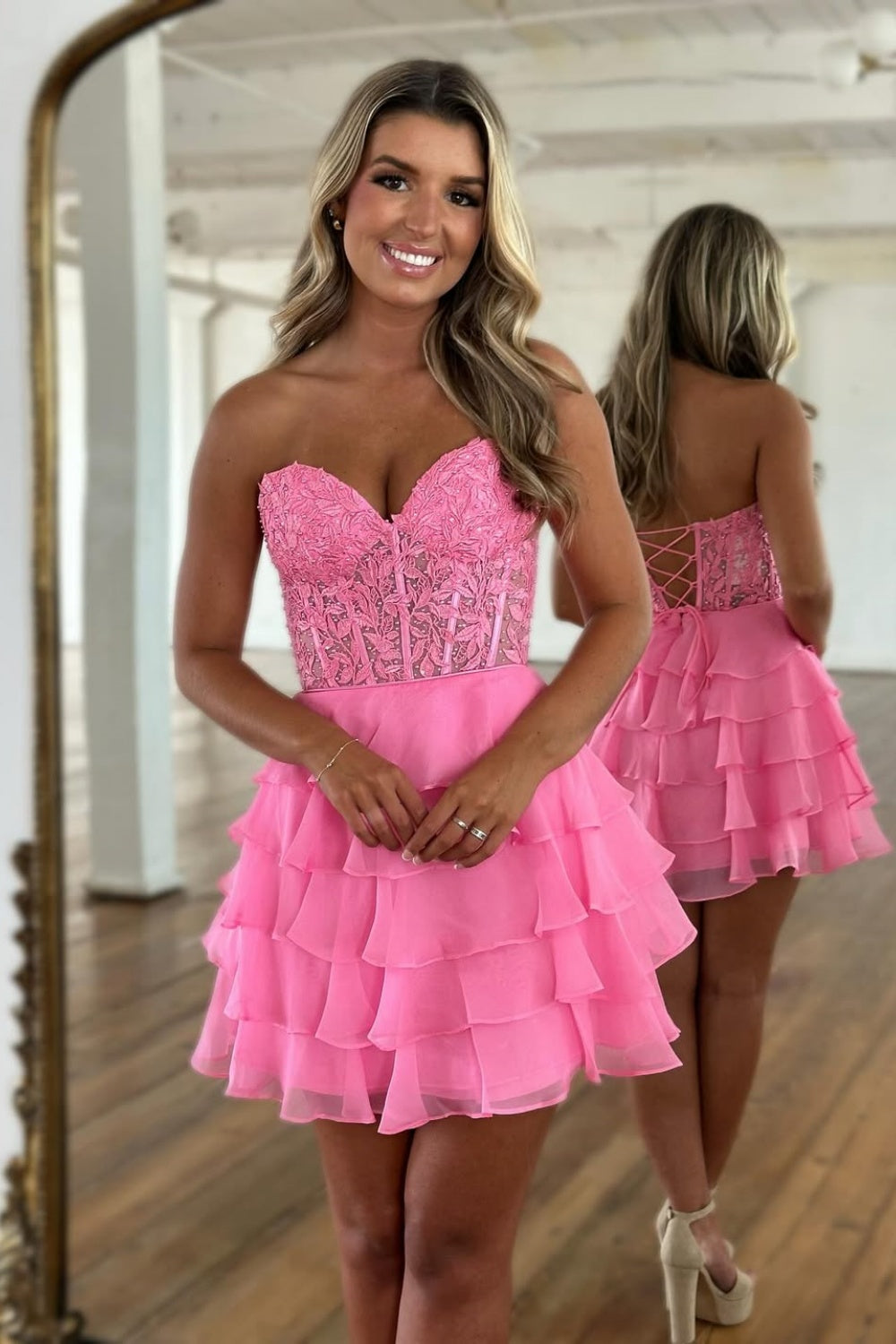 Lace Appliques Illusion A-line Ruffle Homecoming Dress in Black