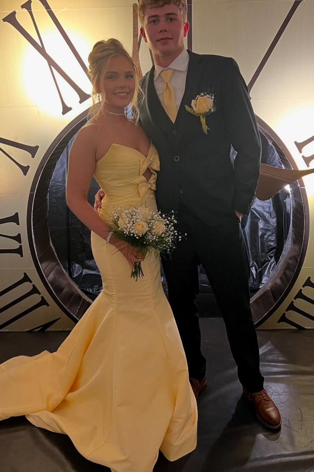 Bow Strapless Cut-out Mermaid Prom Dress in Yellow