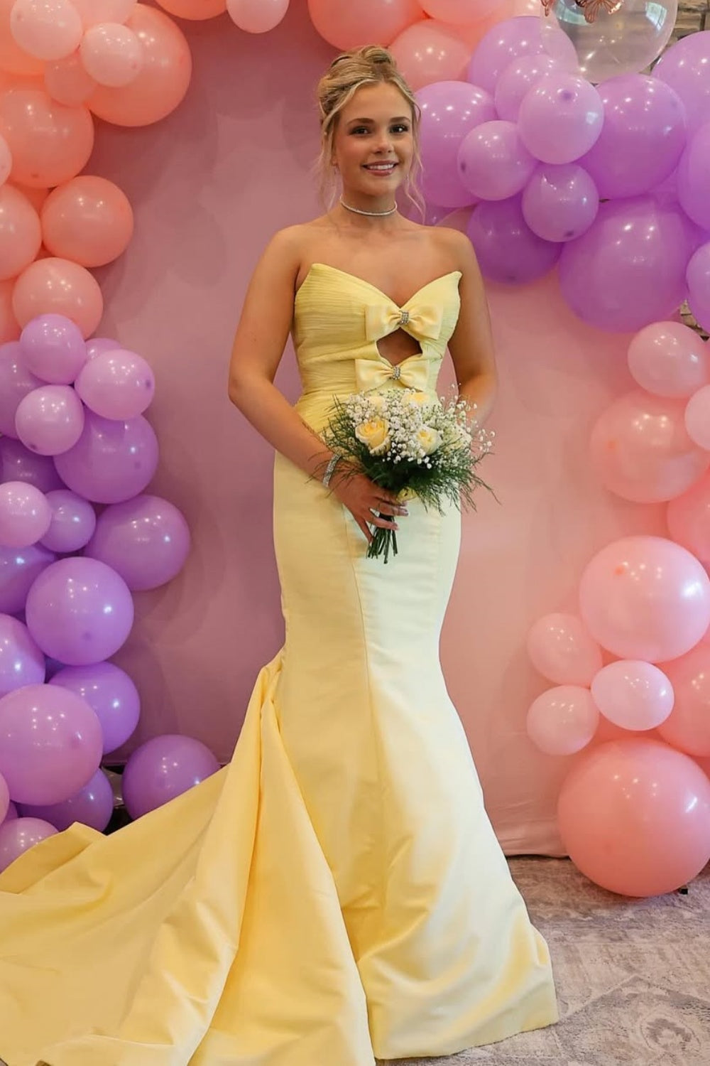 Bow Strapless Cut-out Mermaid Prom Dress in Yellow
