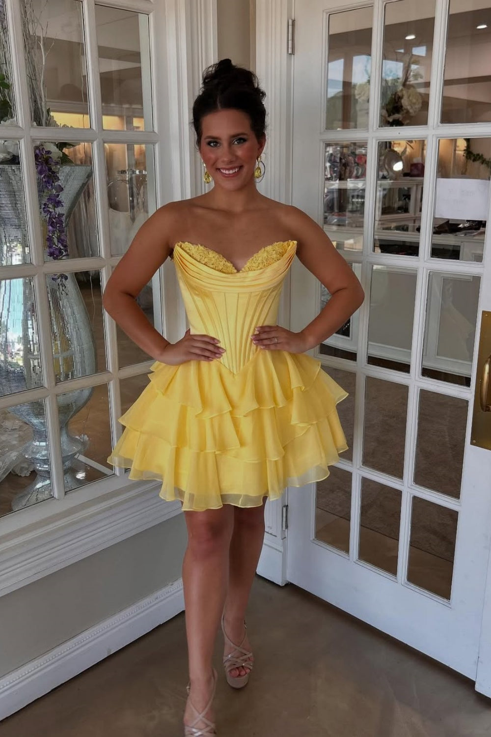 Lace Appliques Sweetheart A-line Ruffle Homecoming Dress in Yellow