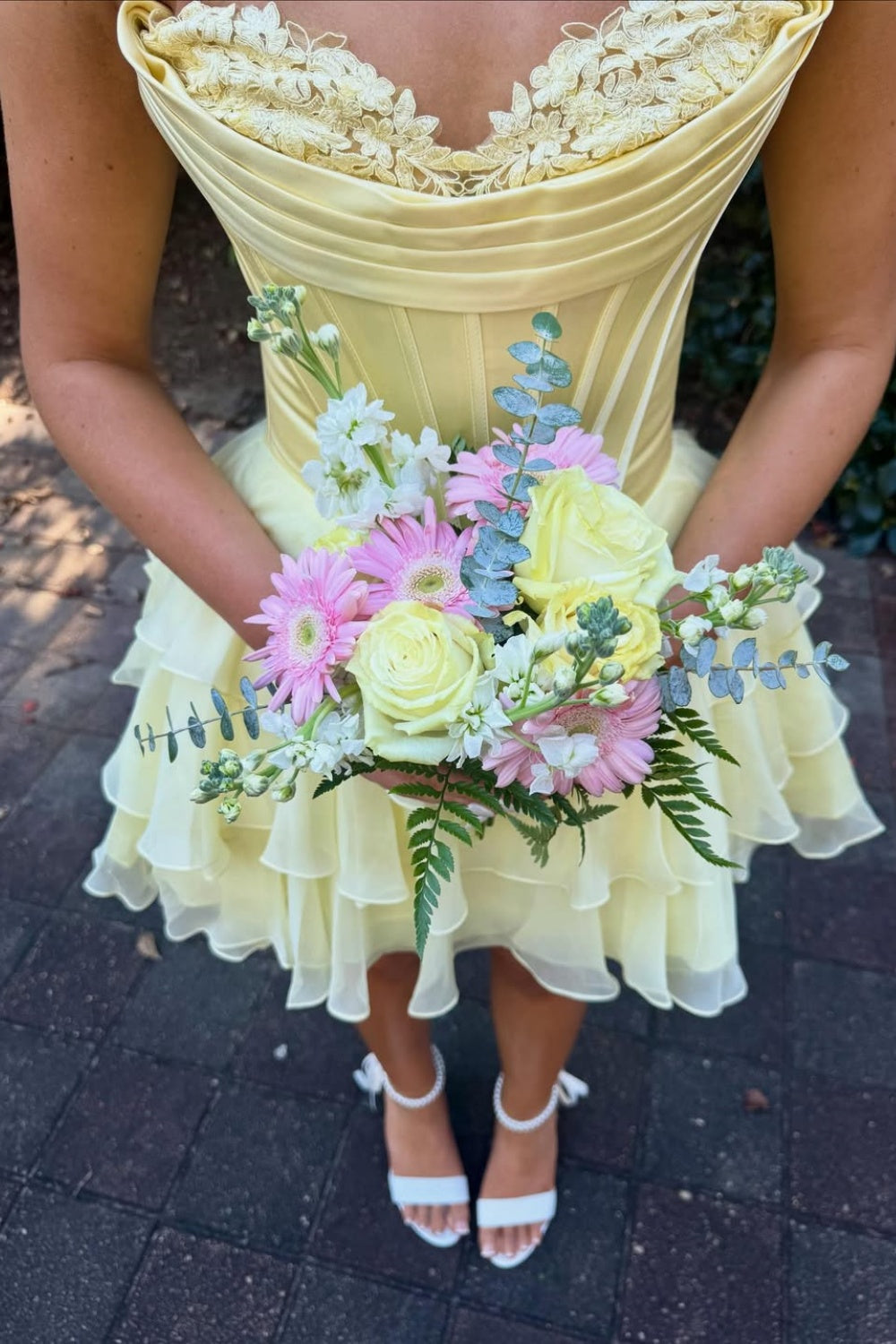 Lace Appliques Sweetheart A-line Ruffle Homecoming Dress in Yellow